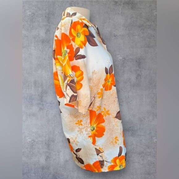 Diane's Honolulu Floral Hawaiian Shirt (S) - Picture 4 of 7